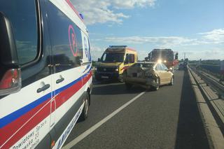 Poważny wypadek z udziałem KARETKI koło Torunia. Kobieta trafiła do szpitala! [ZDJĘCIA]