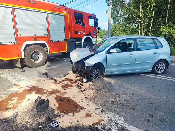Wypadek w Rogowie w pow. wodzisławskim. Zderzenie osobówki z motocyklistą 
