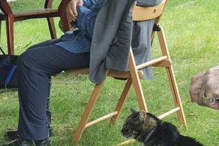 Pochował siostrę w swoim grobie