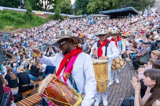 Dni Folkloru w Olsztynie 2025. Ulicami Starego Miasta przeszedł barwny korowód