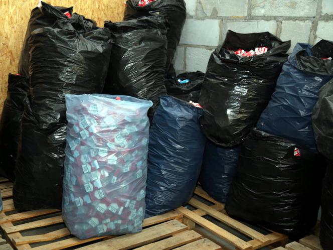 Ukraińcy stworzyli fabrykę i wyprodukowali nielegalnie 260 tysięcy sztuk papierosów