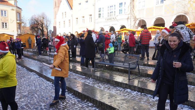 Bieg Mikołajów w Olsztynie. Około 400 osób pobiegło w charytatywnym celu [ZDJĘCIA]