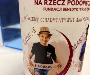  Wyjątkowy koncert w Benedyktyńskim Zakątku. Zbierano pieniądze dla Szymona i Maksia