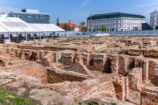 Pałac Saski. Zadaszenie nad piwnicami już jest. Co się teraz dzieje na placu budowy?