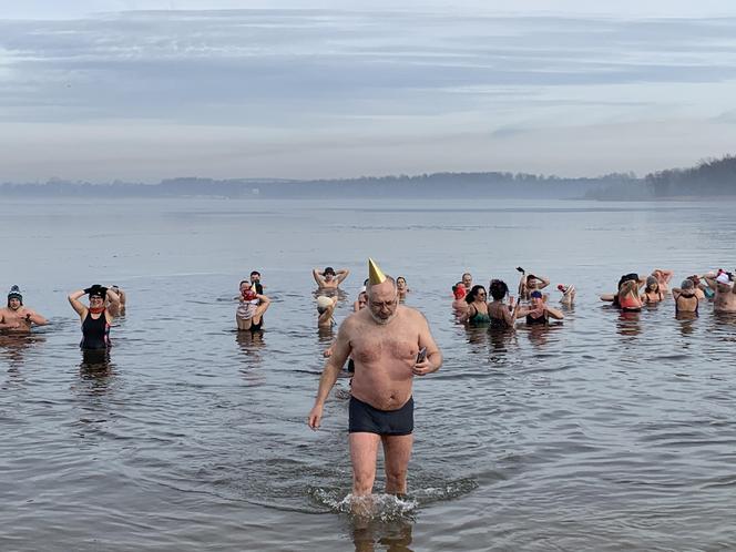 Sylwestrowe morsowanie na Pogorii w Dąbrowie Górniczej