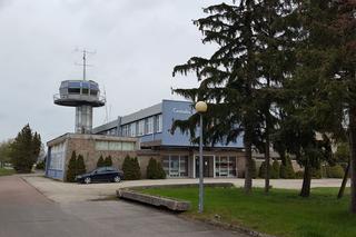 Wieża kontroli lotów na lotnisku w Lesznie zostanie odnowiona i oświetlona
