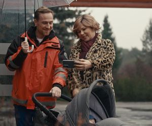 Na dobre i na złe odc. 952. Lucyna (Anna Samusionek), Michał (Mateusz Janicki), Czaruś (Kajetan Szkopek)