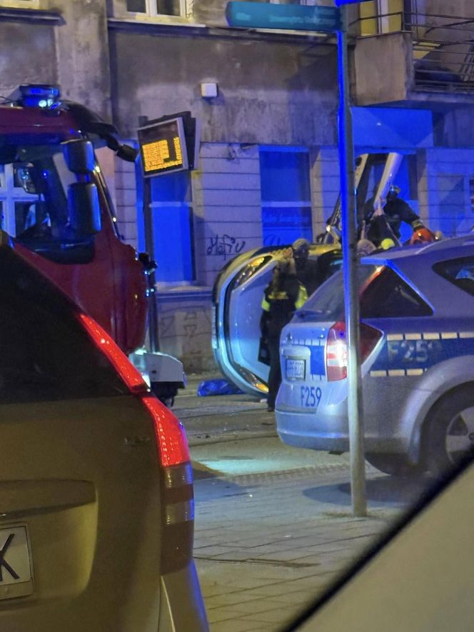  Łódź. Wypadek strażników miejskich. Staranował ich nietrzeźwy 30-latek [ZDJĘCIA]