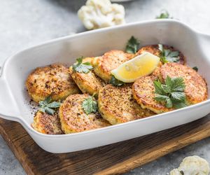 Bezmięsne kotleciki z serka wiejskiego to prawdziwy hit. Rodzina będzie podjadać prosto z patelni