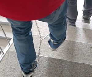 Nożownik z Zawiercia złapany, kiedy spał z siekierą. Wcześniej zaatakował nożem