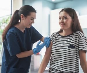 Błonica faktycznie zagląda nam w oczy? Pytamy rzecznika GIS o odporność populacyjną