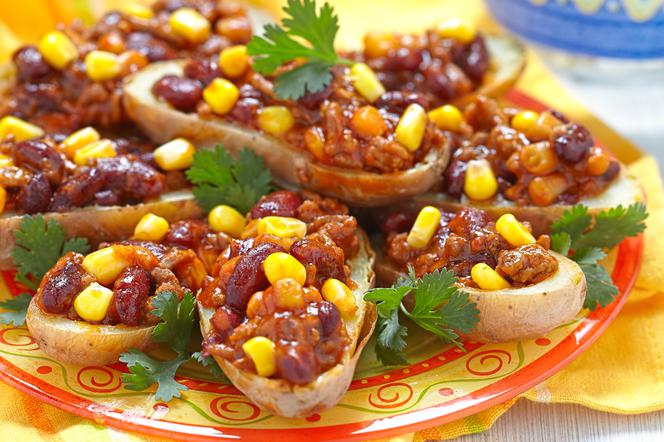 Ziemniaki faszerowane chili con carne