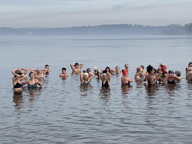 Sylwestrowe morsowanie na Pogorii w Dąbrowie Górniczej