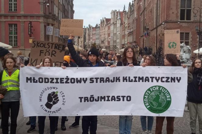 Ruszył protest Młodzieżowego Strajku Klimatycznego w Gdańsku. Młodzież zaprasza do udziału dorosłych