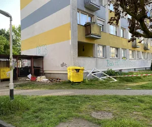 Wybuch szamponu postawił na nogi cały blok. Życie kobiety uratowała kołdra