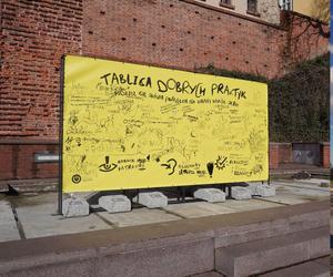 Tablica dobrych praktyk w olsztyńskim amfiteatrze. Ma już sporo wpisów