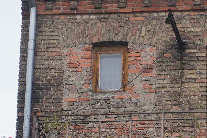 Opuszczona zabytkowa kamienica przy ul. Sienkiewicza w Białymstoku