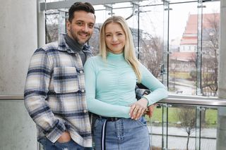 Barbara Kurdej-Szatan niemal bez ubrania wtula się w męża pakera! Wersja dla dorosłych. Padliśmy na widok tej fotki!