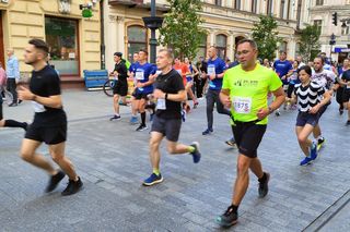 Rossmann Run 2025. Tłumy biegaczy wzięły udział w biegu ulicą Piotrkowską