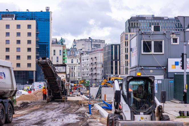 Parking podziemny pod placem Powstańców Warszawy w budowie