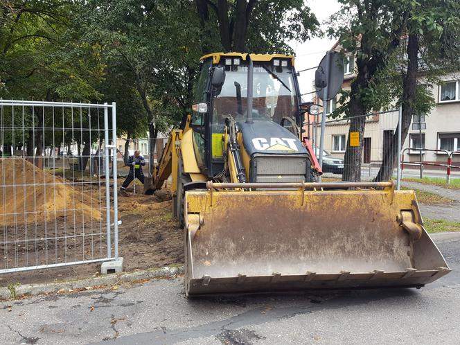 Koparki i wykopy na Rynku Zaborowskim w Lesznie