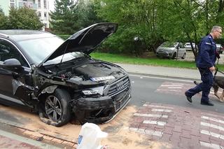 Warszawa: Naćpany kierowca zdemolował osiem aut i uciekł. Pościg ulicami Bielan [GALERIA]