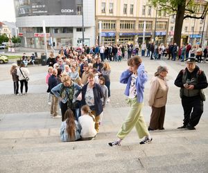 Gigantyczna kolejka w Olsztynie. Wszyscy chcieli zwiedzić to miejsce