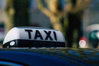 Naćpany Gruzin prowadził taksówkę na aplikację z podrabianym prawem jazdy. W aucie miał narkotyki