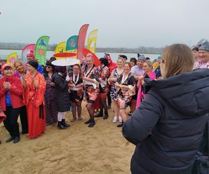 Mazowieckie Morsy otworzyły sezon morsowania 2025/2026 nad zalewem w Siedlcach