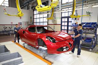 Alfa Romeo 4C: Tak wygląda ręczna produkcja w fabryce Maserati - WIDEO + ZDJĘCIA