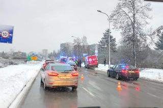 Wypadek czterech pojazdów w Kielcach. Udział brał też policyjny radiowóz