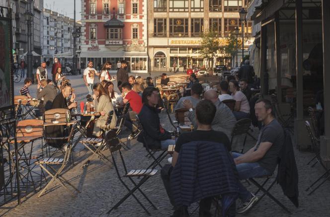 Wrocławski rynek znowu z restauracjami