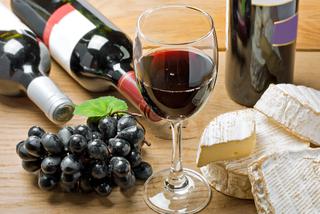 Kieliszki do wina i ich rodzaje: w czym podawać wino czerwone, białe i musujące?