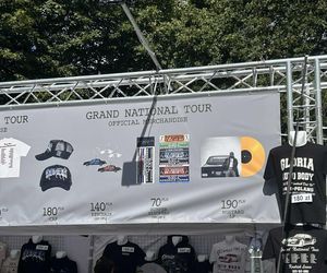 Ceny merchu na koncercie Kendricka Lamara. Tyle trzeba zapłacić za koszulki, bluzy i inne gadżety