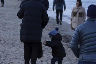 Marta Kaczyńska na spacerze z rodziną