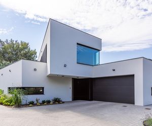 Jak uszczelnić dach płaski. Poznaj sprawdzone materiały do krycia stropodachów niewentylowanych