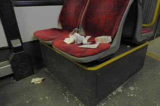 Koszmarny wypadek na Mokotowie. Autobus musiał gwałtownie hamować, pasażer trafił do szpitala