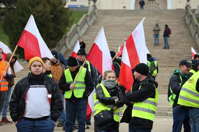 Protest rolników 20 marca w Lublinie. Przeszli ulicami miasta pod LUW