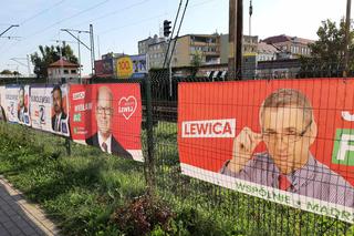 Rzeszowskie osiedla pozaklejane plakatami wyborczymi. Plakat na plakacie 