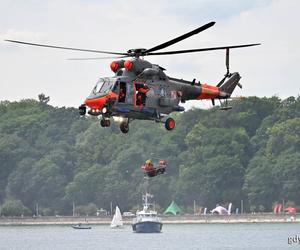 Gdynia rozpoczęła lato: Zobacz, jak wyglądała zabawa na morzu i plaży!