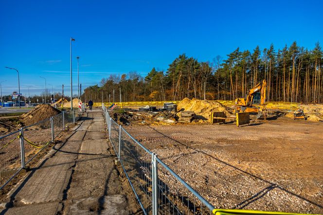 Budowa tunelu pod torami przy PKP Warszawa Wesoła