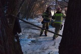 Iława. Pod 8-latkiem załamał się lód. Chłopiec zmarł w szpitalu