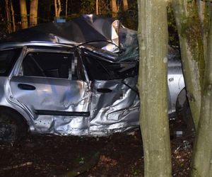  Zginęła pasażerka, kierowca uciekł z miejsca wypadku. 35-latek ukrywał się w lesie