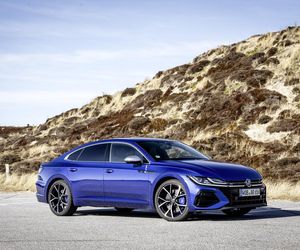 Passat czy Arteon? Który model Volkswagena lepiej spełni Twoje oczekiwania?