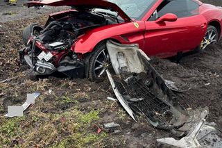 Wypadek w Radziejowie. Piękne Ferrari rozbite, 19-latek ukarany