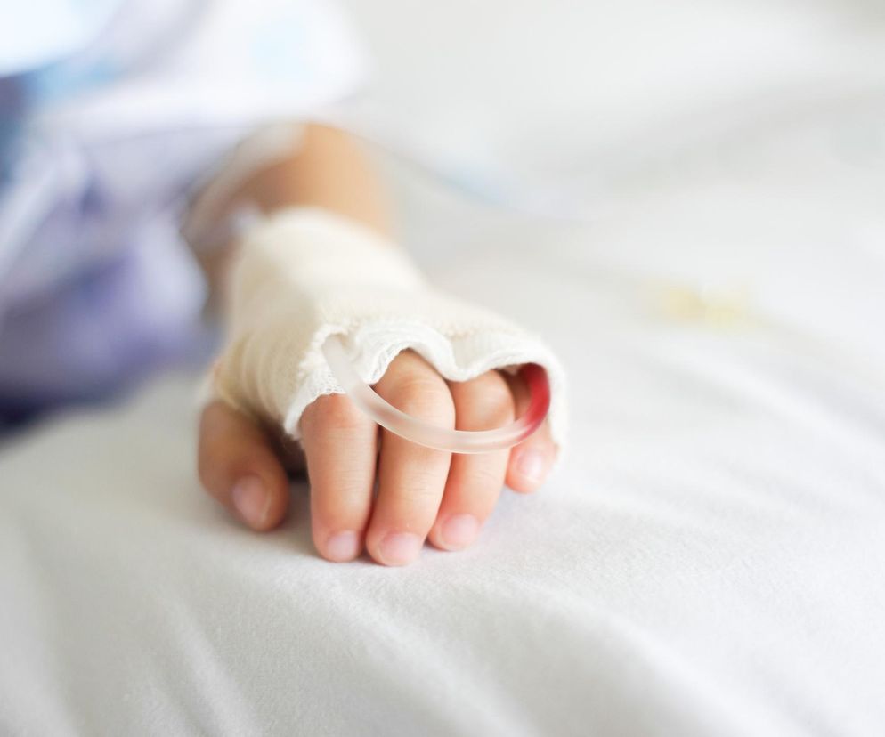 2,5-letnia dziewczynka zmarła w niewyjaśnionych okolicznościach. Jej brat jest w ciężkim stanie