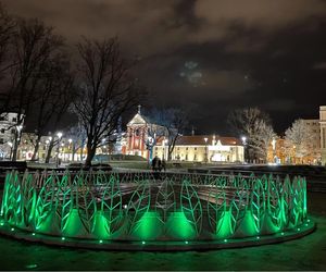 Iluminacja na placu Litewskim w Lublinie zmieni kolor na pomarańczowy. Dlaczego?