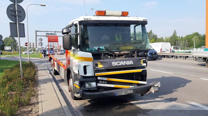 Ciężarówka zmasakrowała autobus miejski. Makabra na drodze w Warszawie!