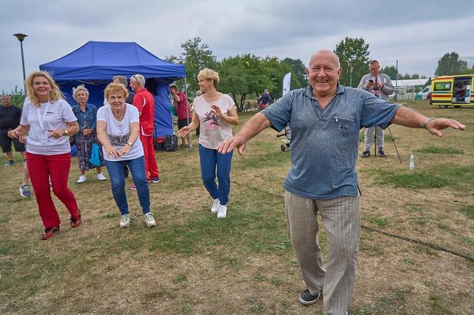 Siedlczanie chętnie korzystali z bezpłatnych badań, porad specjalistów i aktywności na świeżym powietrzu nad zalewem podczas "Pikniku dla serca"