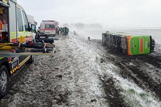 Katastrofa Flixbusa z Warszawy do Odessy. Pasażerowie uciekali przez pole
